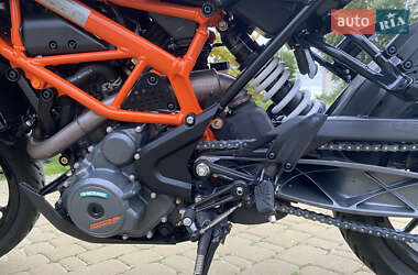 Мотоцикл Без обтекателей (Naked bike) KTM 390 Duke 2023 в 