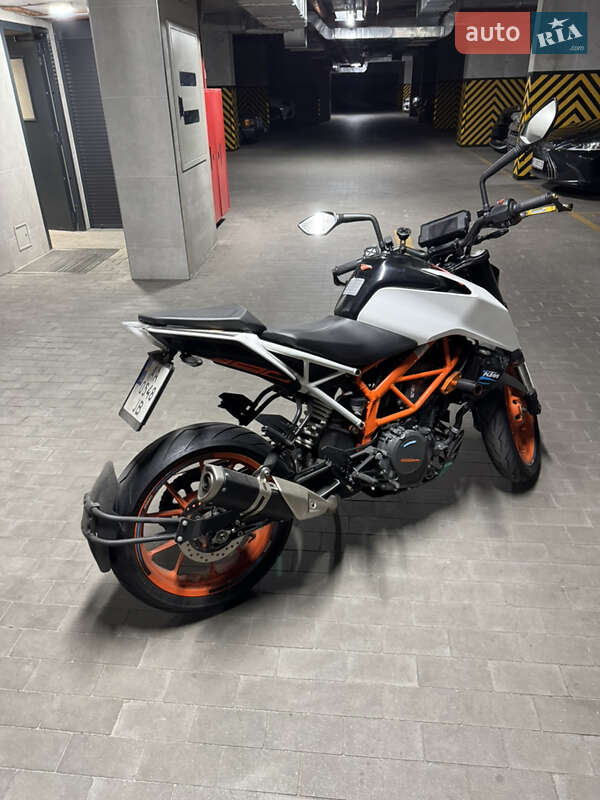 Мотоцикл Без обтікачів (Naked bike) KTM 390 Duke 2020 в  фото Мотоцикл Без обтікачів (Naked bike) KTM 390 Duke 2020 в