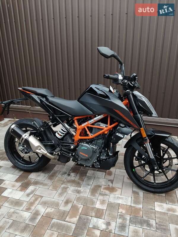 Мотоцикл Без обтекателей (Naked bike) KTM 390 Duke 2023 в Киеве