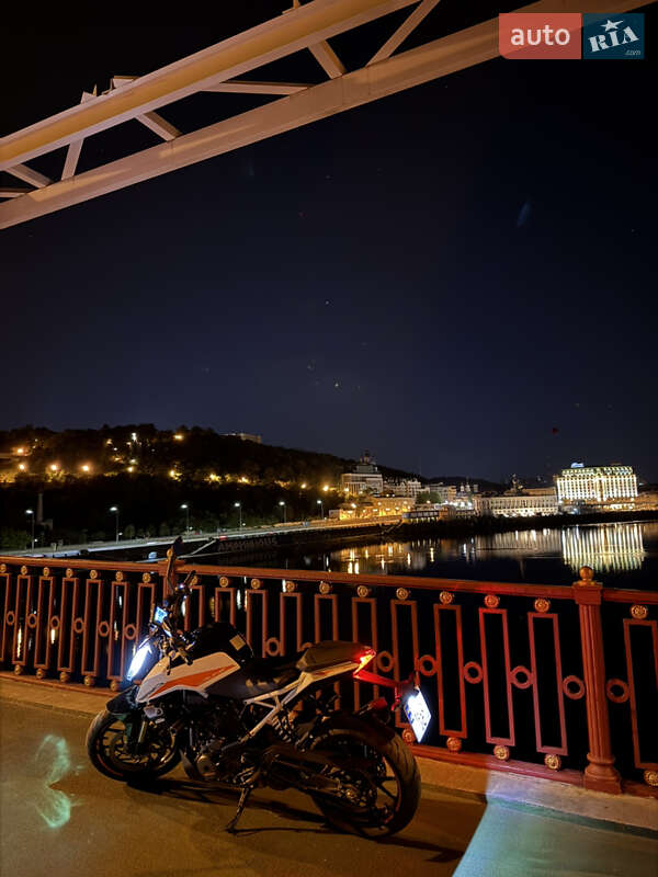 Мотоцикл Без обтекателей (Naked bike) KTM 390 Duke 2024 в Киеве