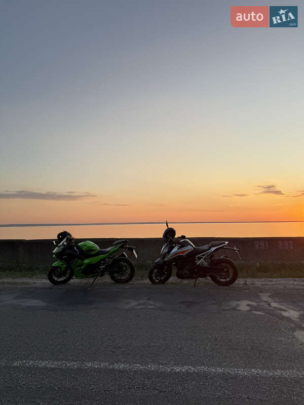 Мотоцикл Без обтекателей (Naked bike) KTM 390 Duke 2024 в Киеве