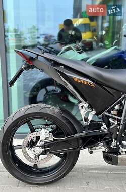 Мотоцикл Без обтекателей (Naked bike) KTM 690 Duke 2010 в 