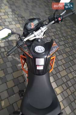 Мотоцикл Без обтекателей (Naked bike) KTM 690 Duke 2012 в 