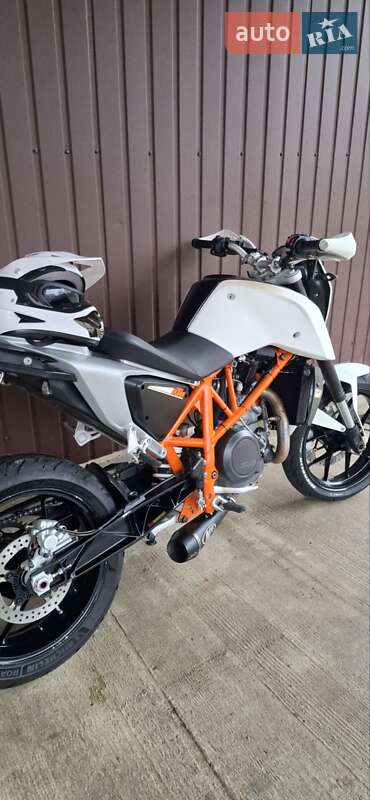 Мотоцикл Без обтікачів (Naked bike) KTM 690 Duke 2015 в Чернівцях