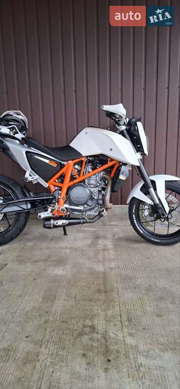 Мотоцикл Без обтікачів (Naked bike) KTM 690 Duke 2015 в Чернівцях