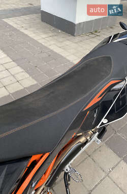 Мотоцикл Позашляховий (Enduro) KTM 690 Enduro R 2013 в 