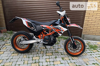Мотоцикл Супермото (Motard) KTM 690 SMC 2015 в 
