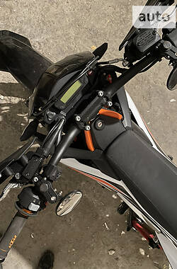 Мотоцикл Супермото (Motard) KTM 690 SMC 2020 в 