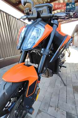 Мотоцикл Без обтекателей (Naked bike) KTM 890 Duke 2021 в 