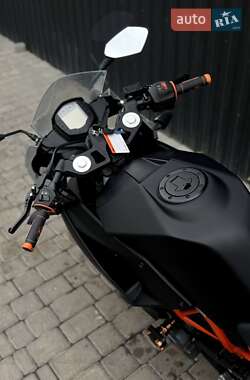 Спортбайк KTM RC 390 2018 в 