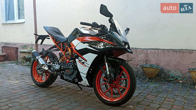 Спортбайк KTM RC 390 2017 в 