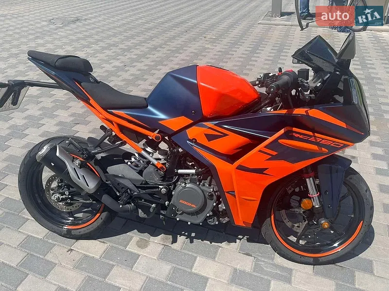 KTM RC 390 2022
