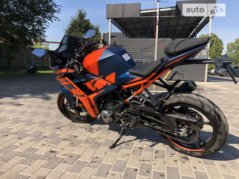 Спортбайк KTM RC 2022 в Пирятині
