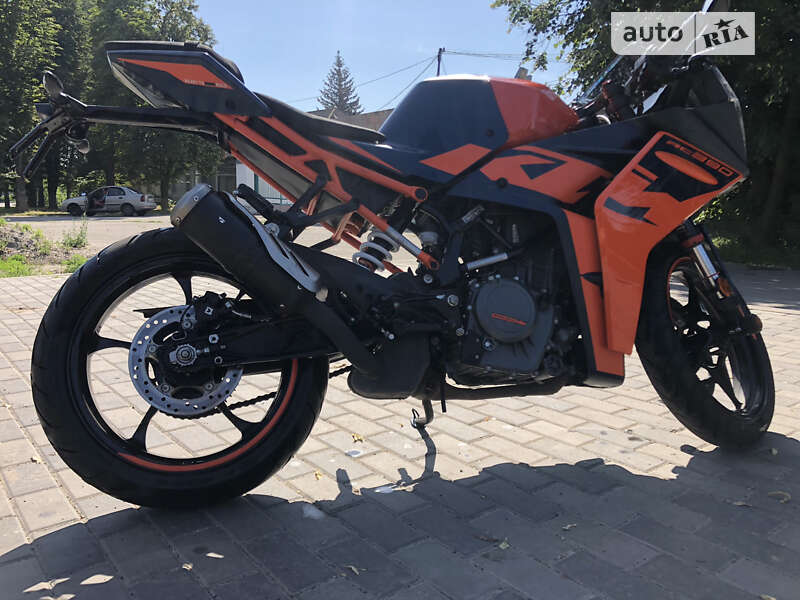 Спортбайк KTM RC 2022 в Пирятині