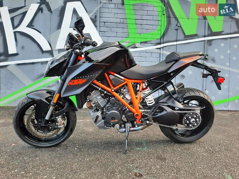 Мотоцикл Без обтекателей (Naked bike) KTM Super Duke 1290 2016 в Киеве
