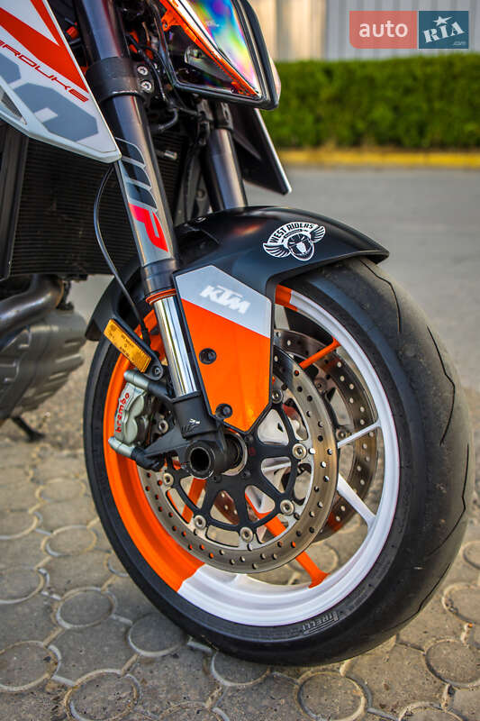 Мотоцикл Без обтекателей (Naked bike) KTM Super Duke 1290 2017 в Черновцах