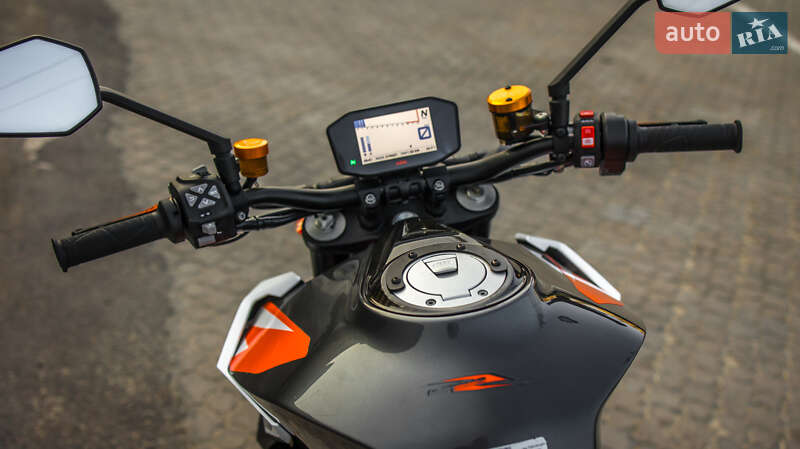 Мотоцикл Без обтекателей (Naked bike) KTM Super Duke 1290 2017 в Черновцах