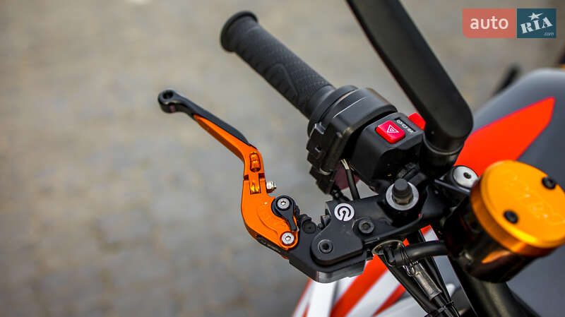 Мотоцикл Без обтекателей (Naked bike) KTM Super Duke 1290 2017 в Черновцах