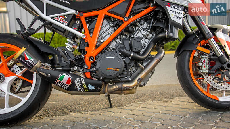 Мотоцикл Без обтекателей (Naked bike) KTM Super Duke 1290 2017 в Черновцах