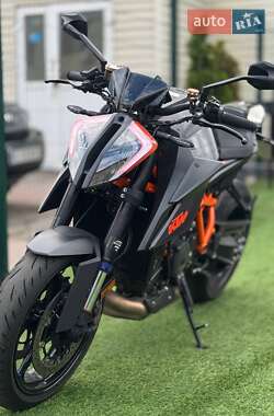 Мотоцикл Без обтекателей (Naked bike) KTM Super Duke 1290 2022 в 