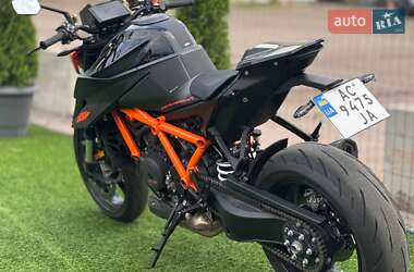 Мотоцикл Без обтекателей (Naked bike) KTM Super Duke 1290 2022 в 