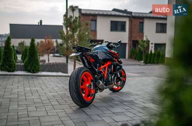 Мотоцикл Без обтекателей (Naked bike) KTM Super Duke 1290 2023 в 