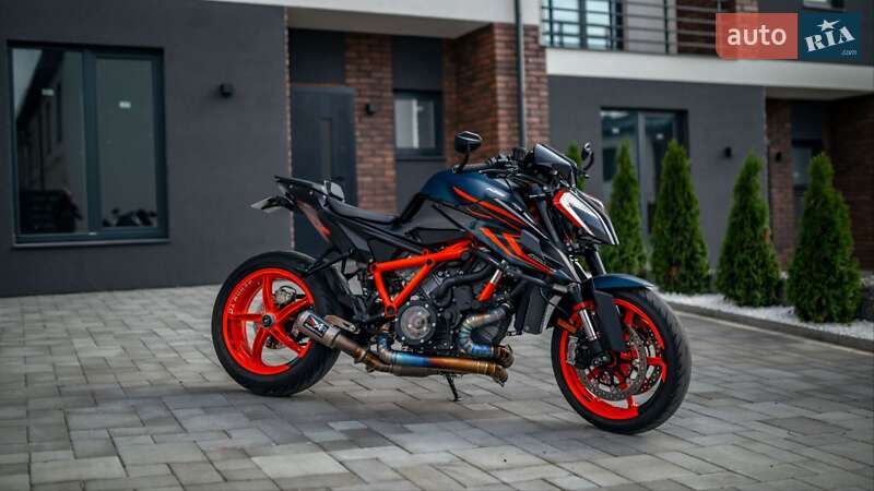 Мотоцикл Без обтекателей (Naked bike) KTM Super Duke 1290 2023 в 