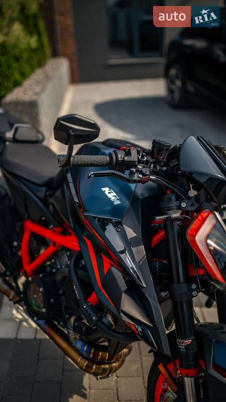 Мотоцикл Без обтекателей (Naked bike) KTM Super Duke 1290 2023 в Черновцах