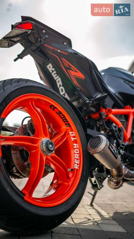 Мотоцикл Без обтекателей (Naked bike) KTM Super Duke 1290 2023 в Черновцах