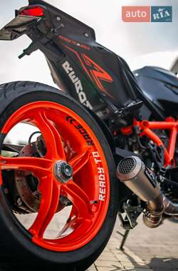 Мотоцикл Без обтекателей (Naked bike) KTM Super Duke 1290 2023 в 