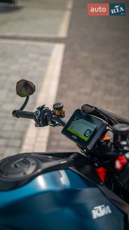 Мотоцикл Без обтекателей (Naked bike) KTM Super Duke 1290 2023 в Черновцах