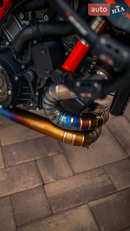 Мотоцикл Без обтекателей (Naked bike) KTM Super Duke 1290 2023 в Черновцах