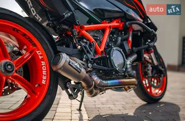 Мотоцикл Без обтекателей (Naked bike) KTM Super Duke 1290 2023 в 