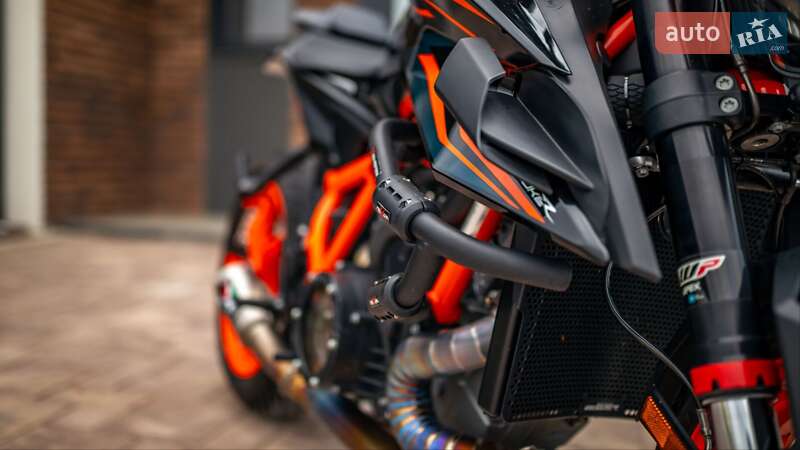 Мотоцикл Без обтекателей (Naked bike) KTM Super Duke 1290 2023 в Черновцах