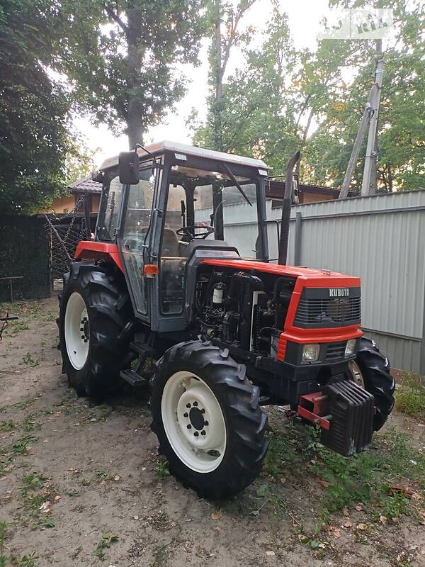 Kubota M