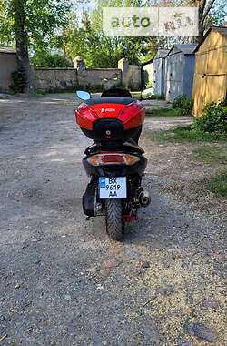Макси-скутер Kymco Xciting 2010 в 