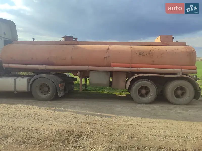 Цистерна напівпричіп КЗАП 9385 1990 в 