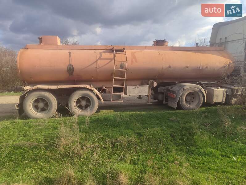 Цистерна напівпричіп КЗАП 9385 1990 в 