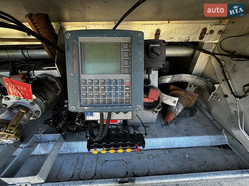 Цистерна полуприцеп LAG 0-3-39 2007 в Львове