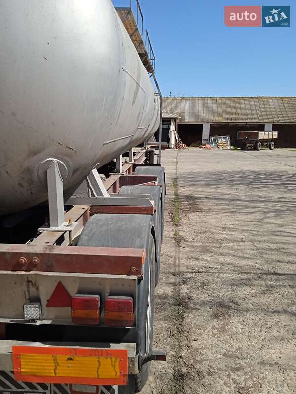 Цистерна полуприцеп Lamberet LVFS 2002 в Одессе