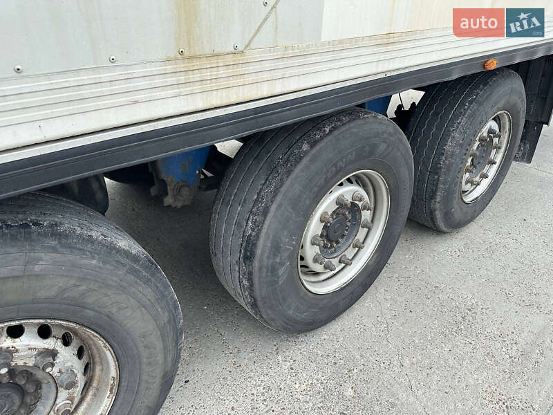 Рефрижератор полуприцеп Lamberet SL 2002 в Черновцах