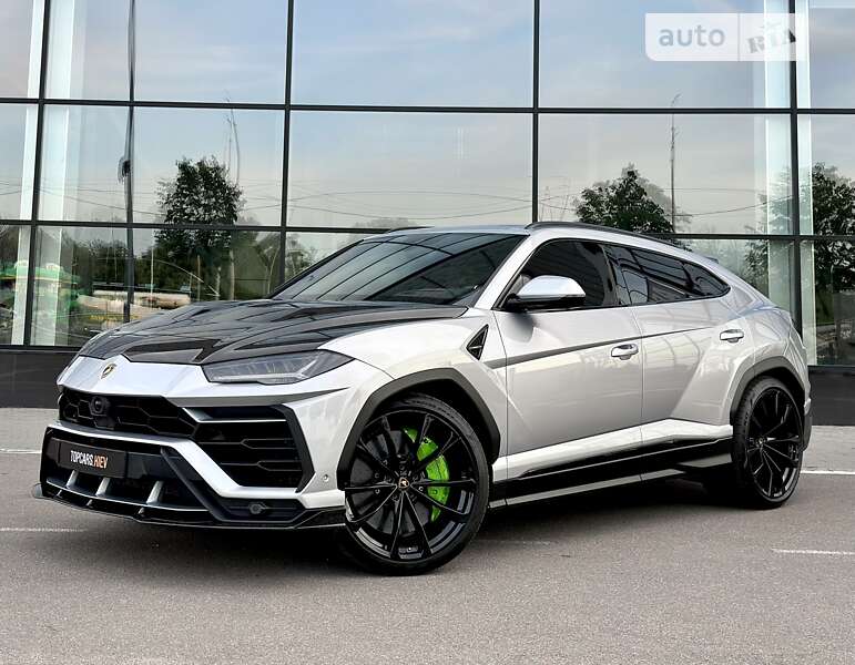 Позашляховик / Кросовер Lamborghini Urus 2020 в  фото Позашляховик / Кросовер Lamborghini Urus 2020 в