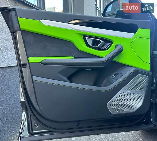 Внедорожник / Кроссовер Lamborghini Urus 2019 в Киеве