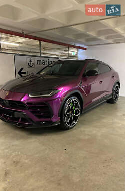 Внедорожник / Кроссовер Lamborghini Urus 2020 в 