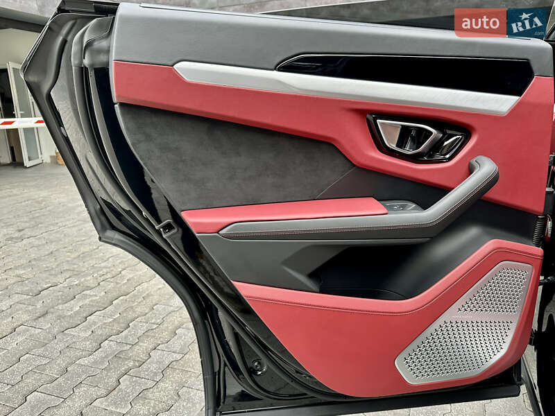 Внедорожник / Кроссовер Lamborghini Urus 2020 в Киеве