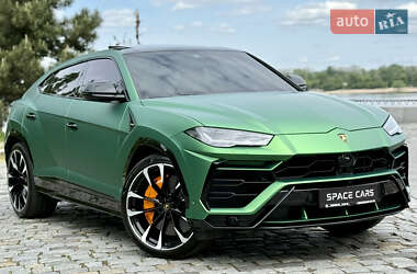 Позашляховик / Кросовер Lamborghini Urus 2020 в 