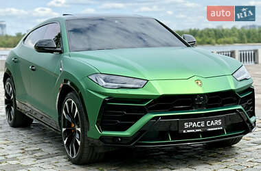 Позашляховик / Кросовер Lamborghini Urus 2020 в 