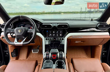 Позашляховик / Кросовер Lamborghini Urus 2020 в 