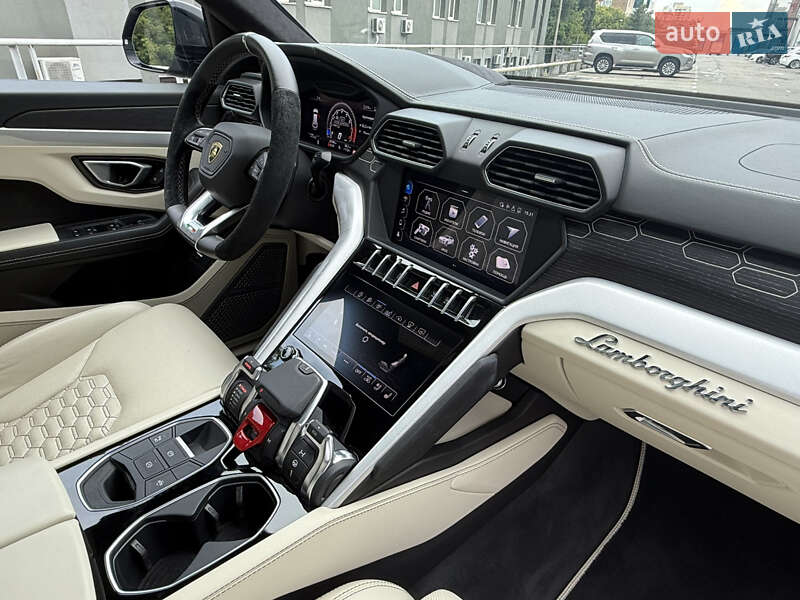 Внедорожник / Кроссовер Lamborghini Urus 2019 в Киеве