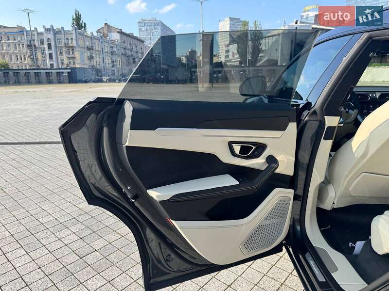 Внедорожник / Кроссовер Lamborghini Urus 2019 в Киеве фото 23 Внедорожник / Кроссовер Lamborghini Urus 2019 в Киеве
